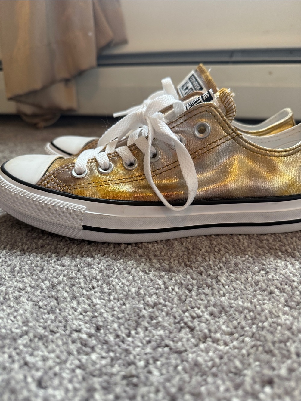 Converse womans Low Top Metallic Gold Lace-Up Sneakers - Picture 3 of 6